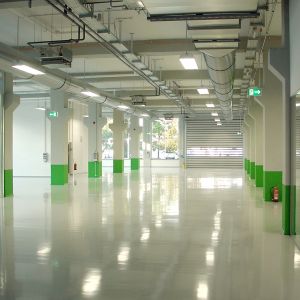 01_FAPS/E|Drive - ebenerdige Forschungs- & Produktionsfläche mit Rolltor